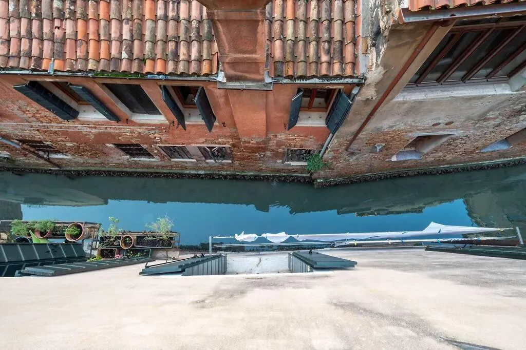 Apartment Canal View - San Marco Venice Italy